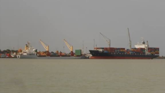 Governo guineeense alerta para riscos do fabrico de farinha de paixe